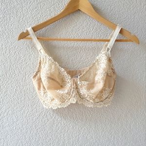 Wacoal beige floral wired bra 34DDD